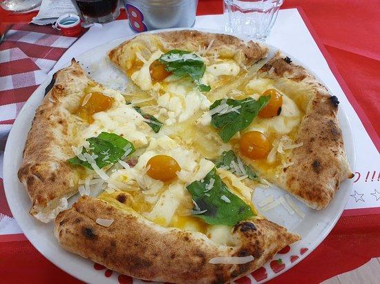 Pizz a' street di Sorbillo Luciano